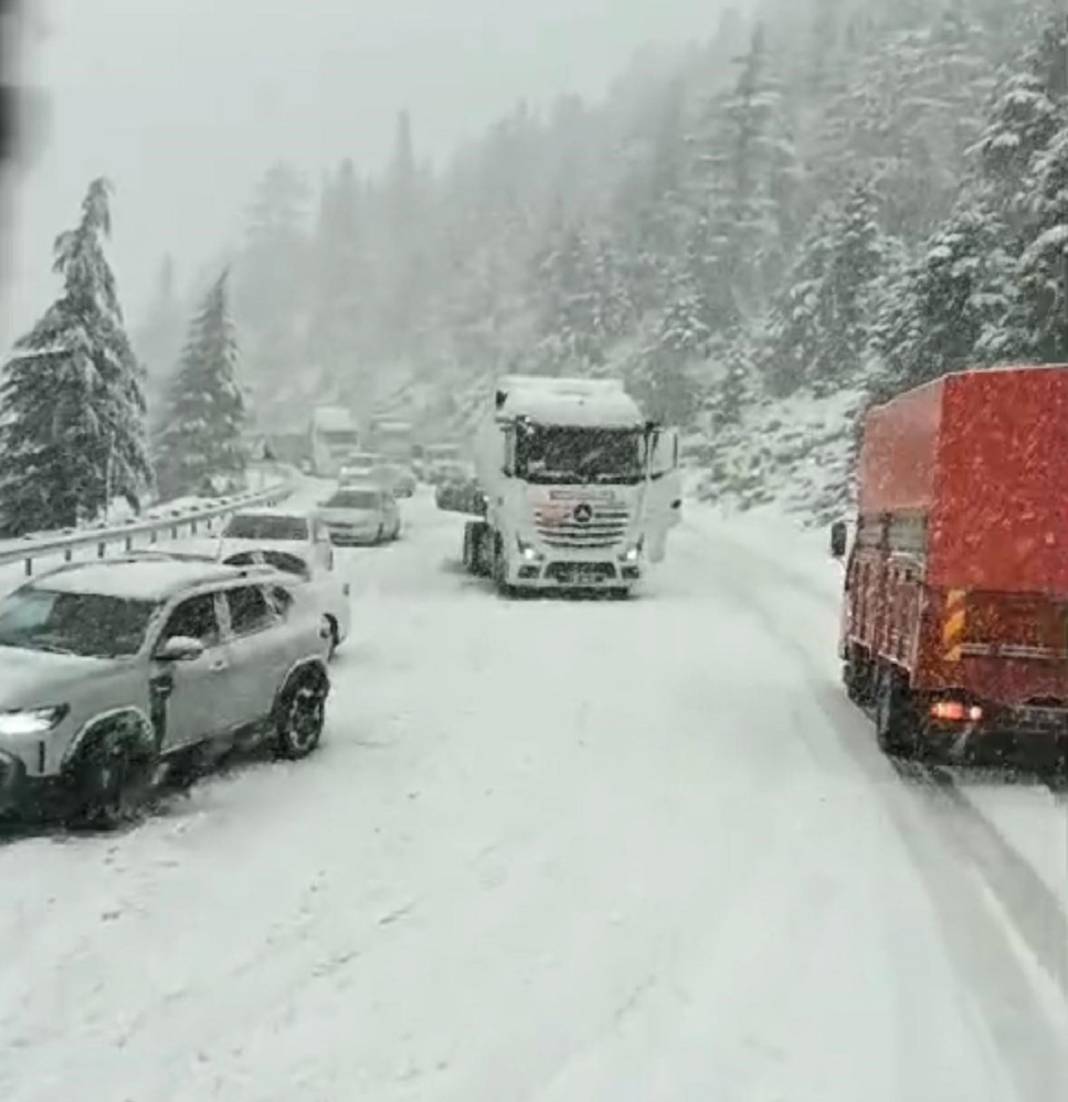 Alacabel'de bahar yerini kara bıraktı: Sürücüler hazırlıksız yakalandı 2